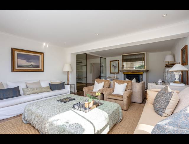 4 BEDROOM FREEHOLD TO LET IN CONSTANTIA